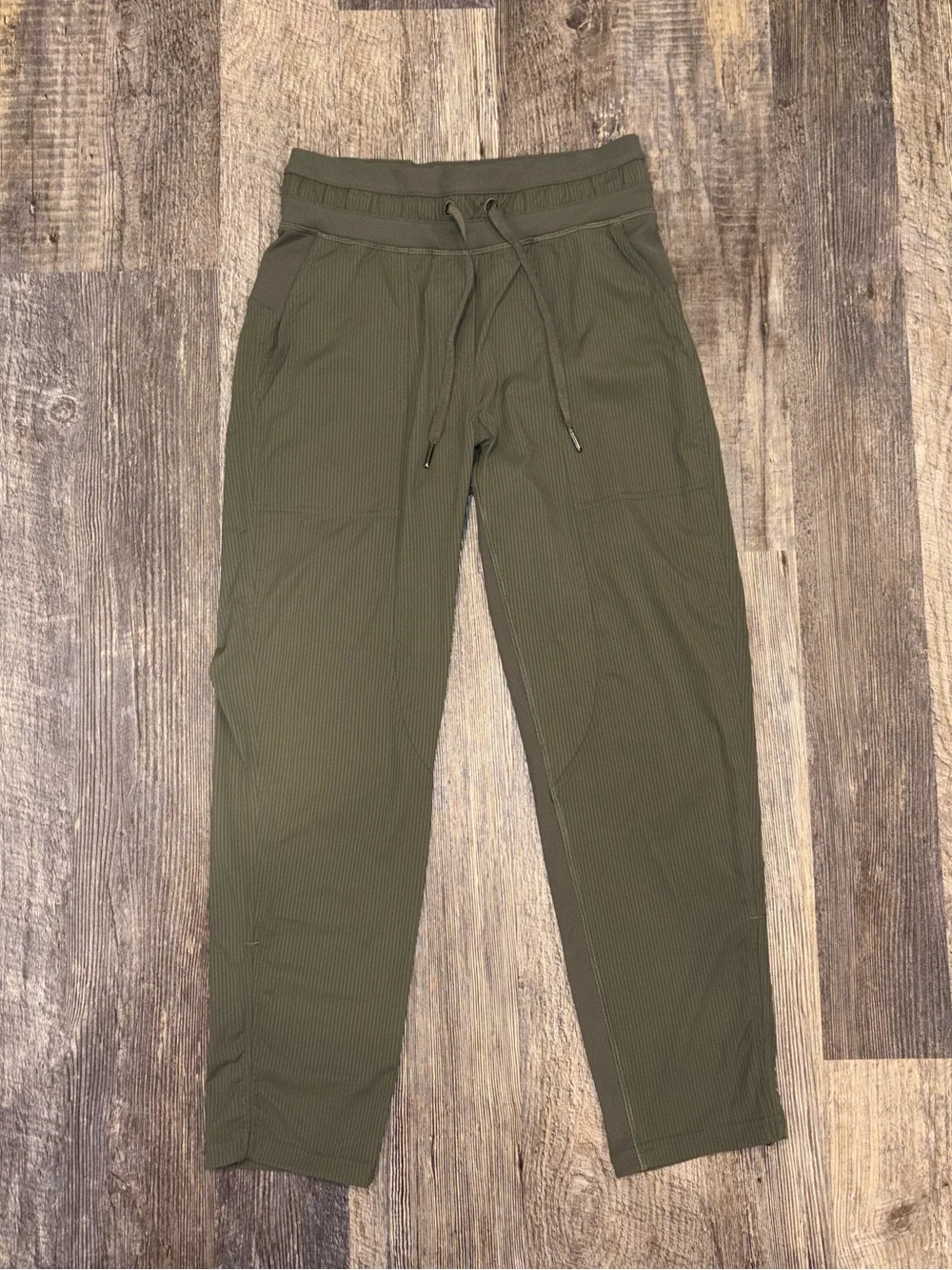 Lululemon Dance Studio Mid-Rise Cropped Pant 25
